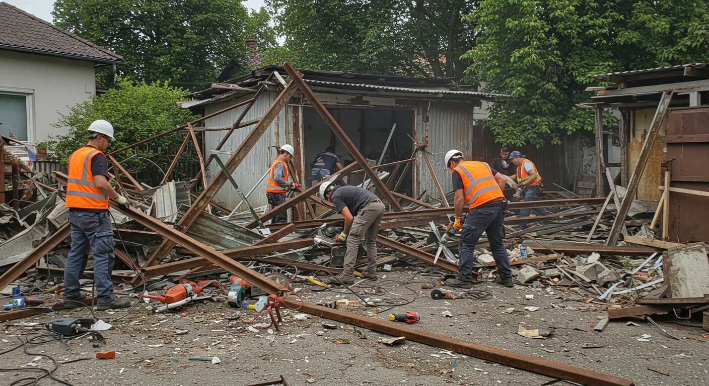 Демонтаж металлоконструкций гаражей и навесов